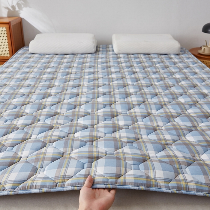 91家纺网 家纺一手货源 找家纺 祁恋婷家居 2025新款A类水洗棉藤席两用床褥 莫兰格-藤席床褥