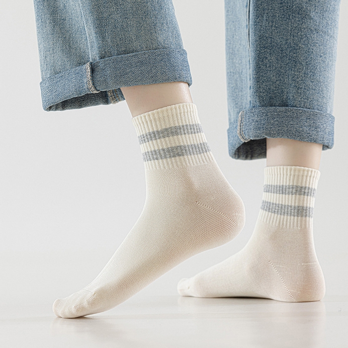 91家纺网 家纺一手货源 找家纺 【女双杠中筒袜】 2025春夏新款日式无印女双线运动中筒袜良品纯色双杠女生袜子运动休闲透气袜
