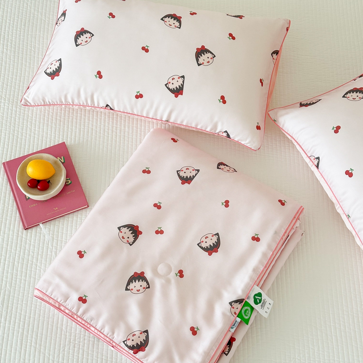 91家纺网 家纺一手货源 找家纺 西西家居 2025新款60支兰精天丝数码印花儿童夏被夏凉被空调被 樱桃女孩