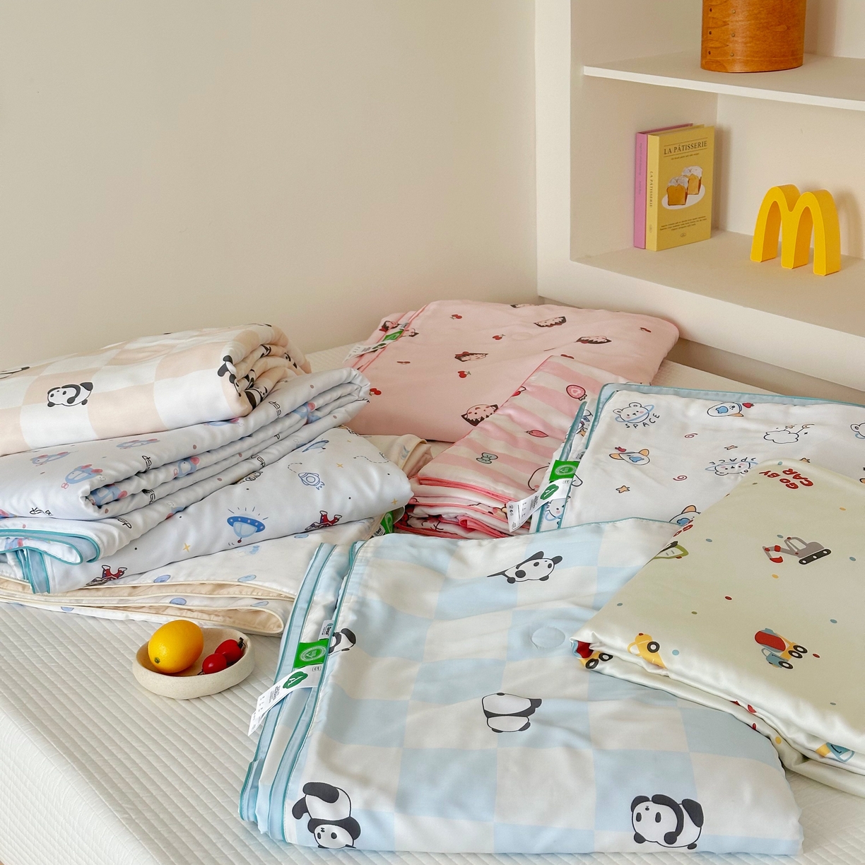 91家纺网 家纺一手货源 找家纺 西西家居 2025新款60支兰精天丝数码印花儿童夏被夏凉被空调被 组合图仅做展示