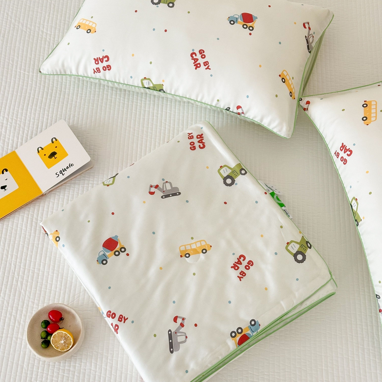 91家纺网 家纺一手货源 找家纺 西西家居 2025新款60支兰精天丝数码印花儿童夏被夏凉被空调被 工程车