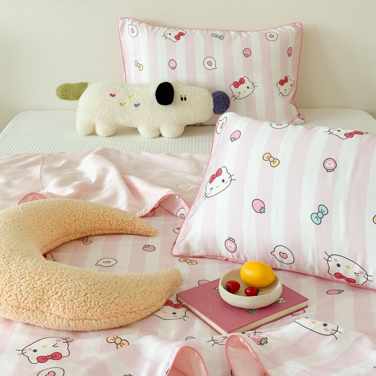 91家纺网 家纺一手货源 找家纺 西西家居 2025新款60支兰精天丝数码印花儿童夏被夏凉被空调被 蝴蝶结小猫