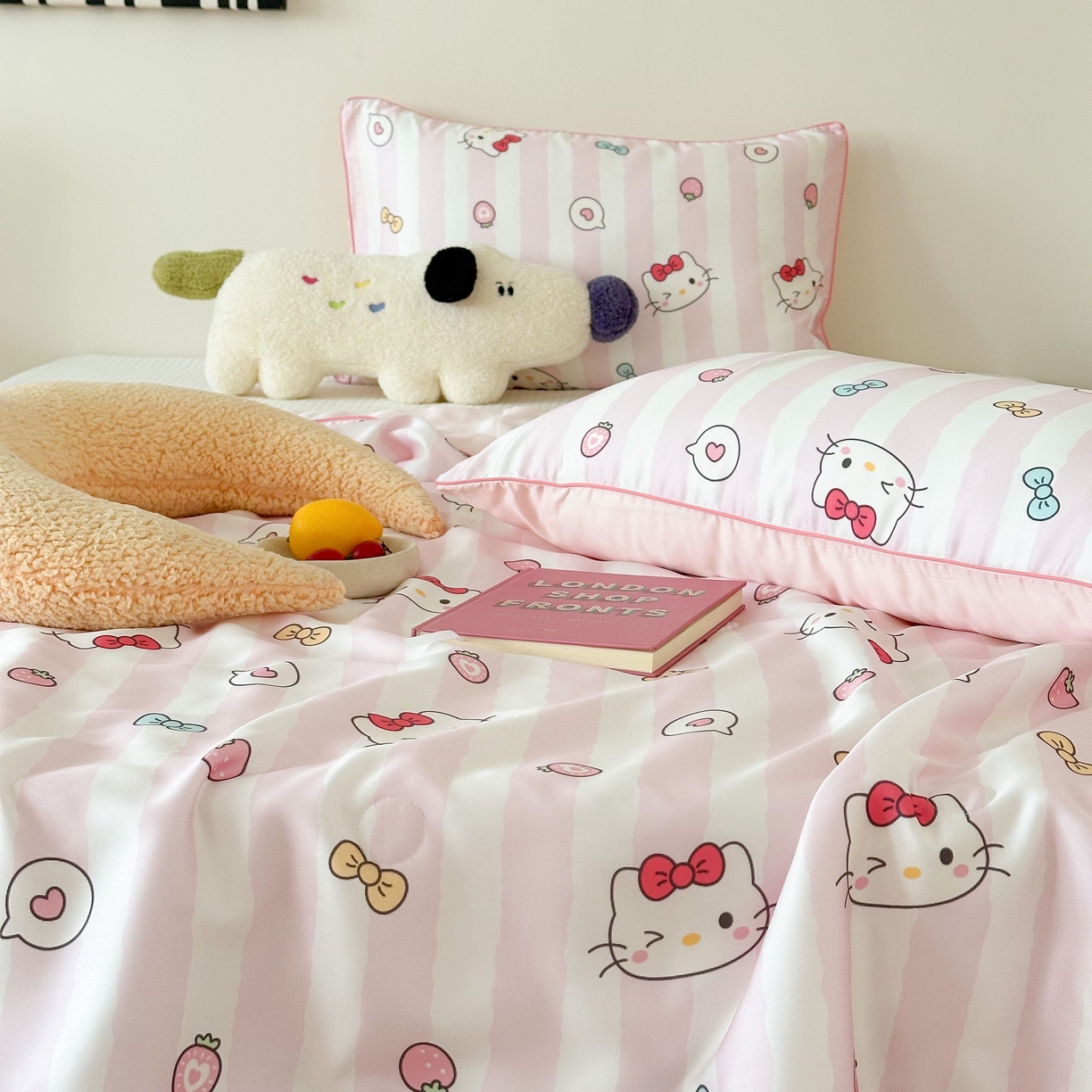 91家纺网 家纺一手货源 找家纺 西西家居 2025新款60支兰精天丝数码印花儿童夏被夏凉被空调被 蝴蝶结小猫