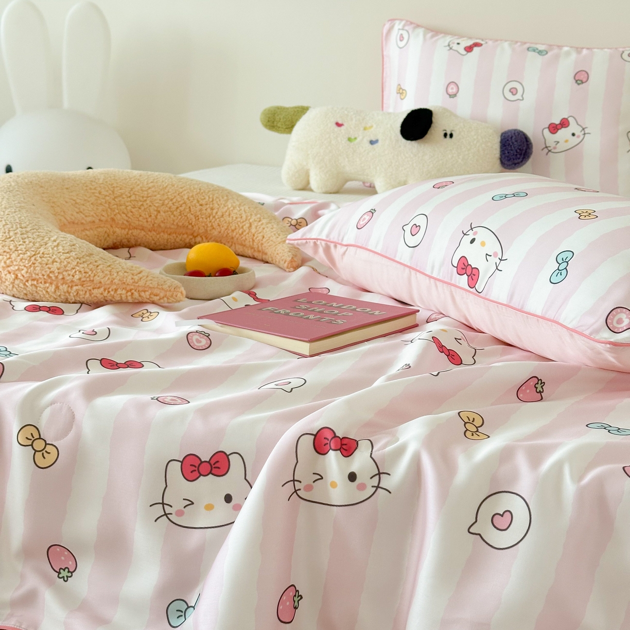 91家纺网 家纺一手货源 找家纺 西西家居 2025新款60支兰精天丝数码印花儿童夏被夏凉被空调被 蝴蝶结小猫