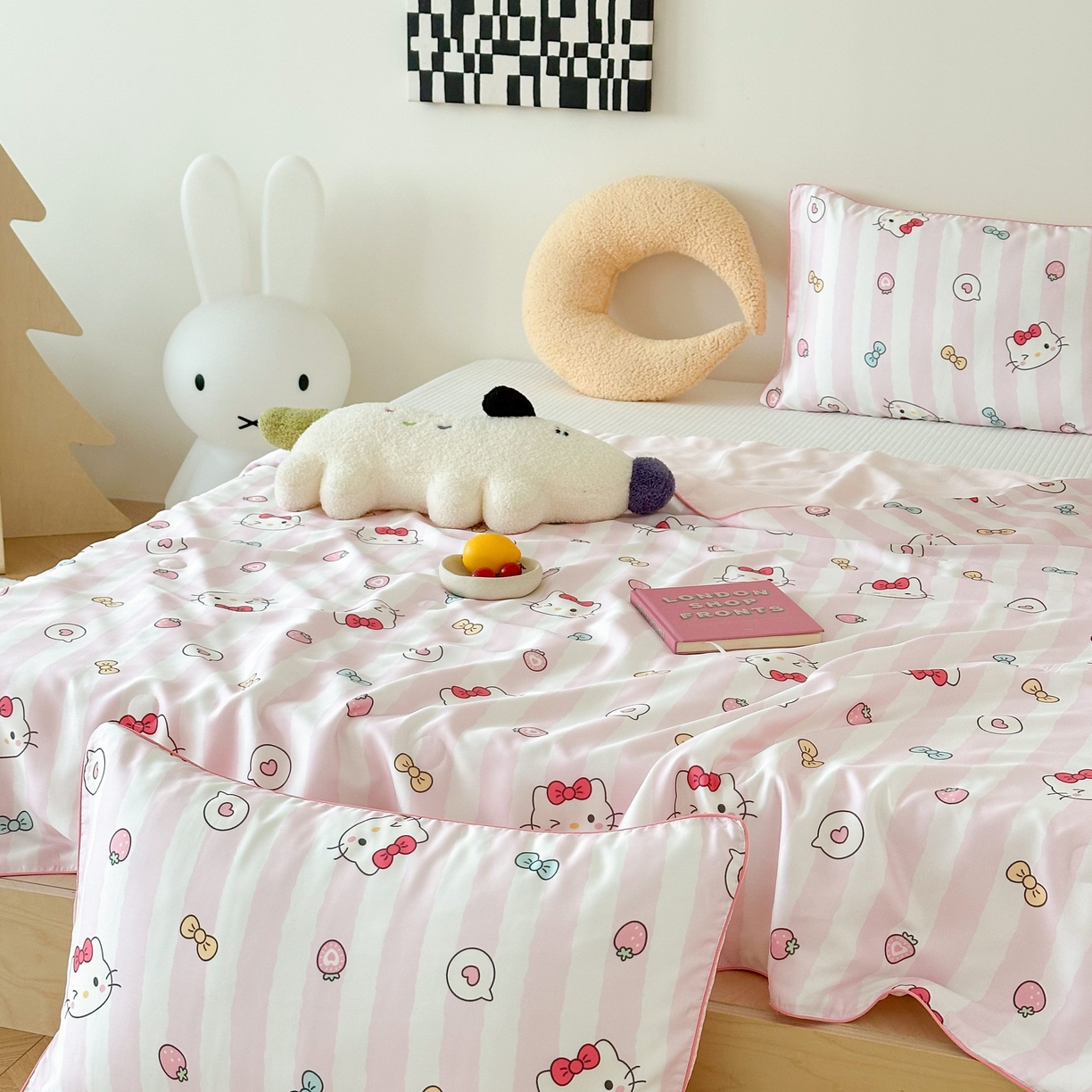 91家纺网 家纺一手货源 找家纺 西西家居 2025新款60支兰精天丝数码印花儿童夏被夏凉被空调被 蝴蝶结小猫