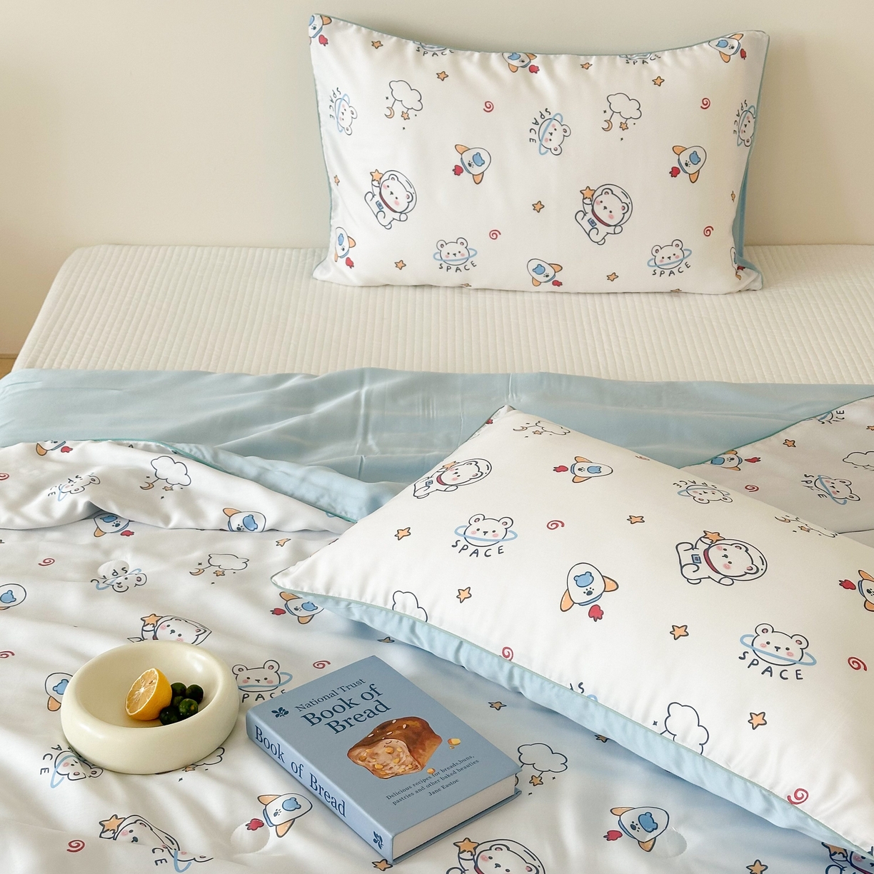 91家纺网 家纺一手货源 找家纺 西西家居 2025新款60支兰精天丝数码印花儿童夏被夏凉被空调被 星球小熊