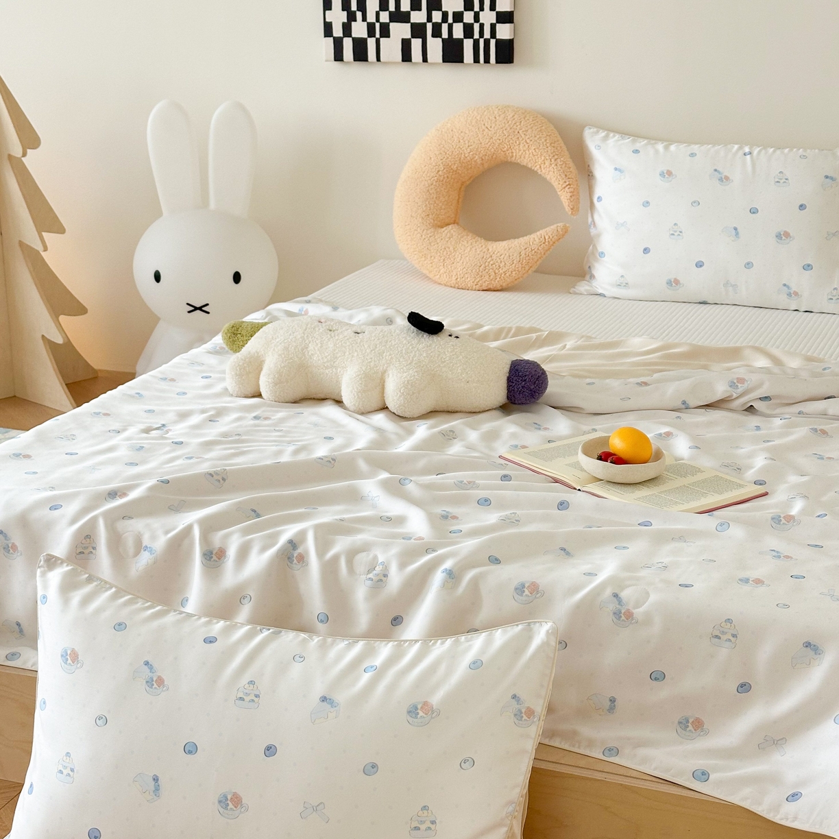 91家纺网 家纺一手货源 找家纺 西西家居 2025新款60支兰精天丝数码印花儿童夏被夏凉被空调被 蓝莓酸奶