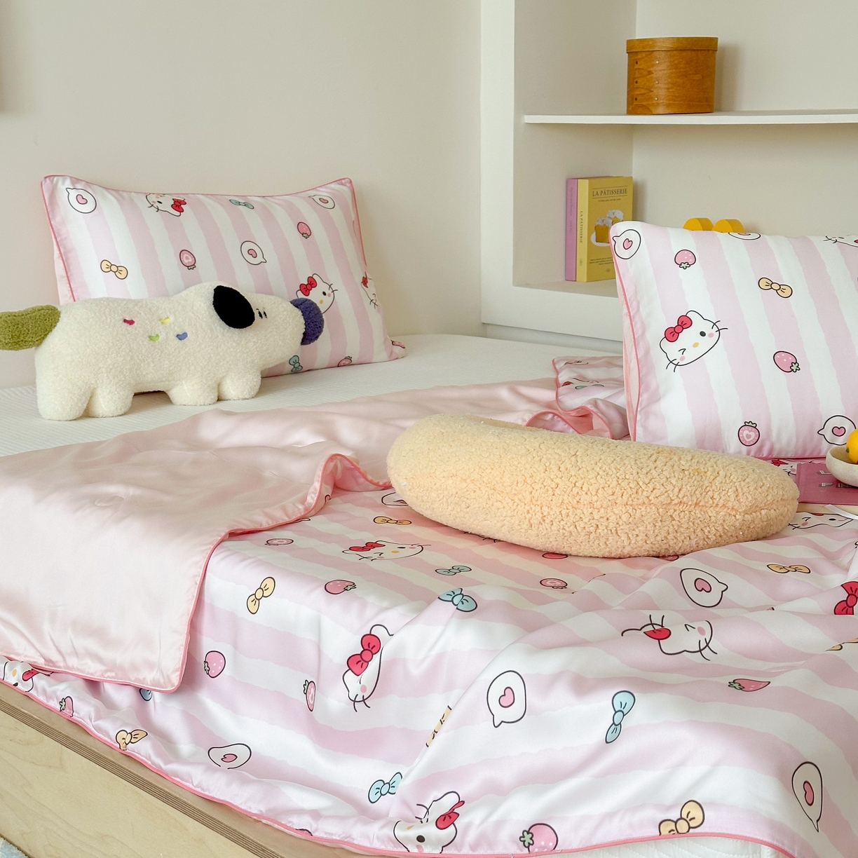 91家纺网 家纺一手货源 找家纺 西西家居 2025新款60支兰精天丝数码印花儿童夏被夏凉被空调被 蝴蝶结小猫