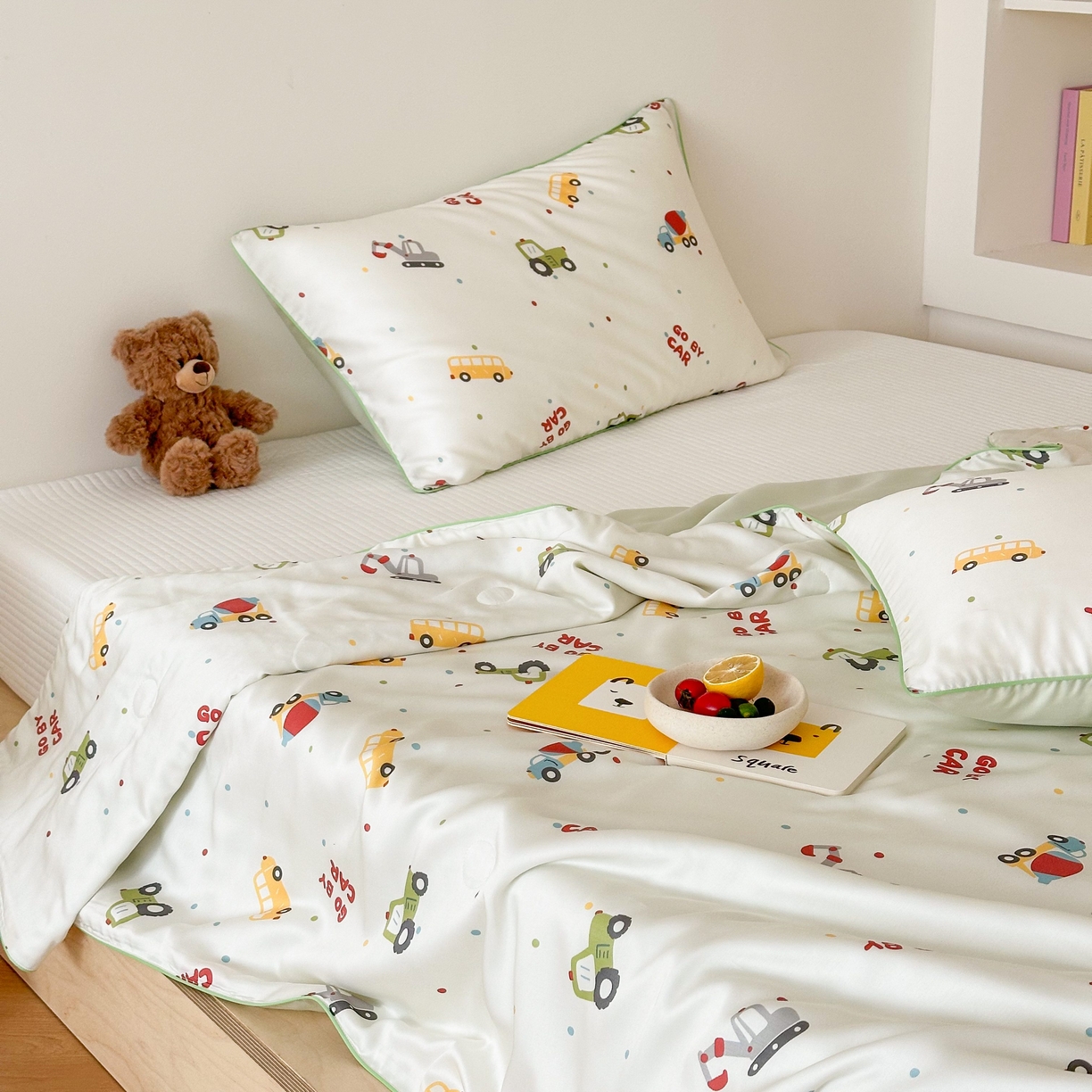 91家纺网 家纺一手货源 找家纺 西西家居 2025新款60支兰精天丝数码印花儿童夏被夏凉被空调被 工程车