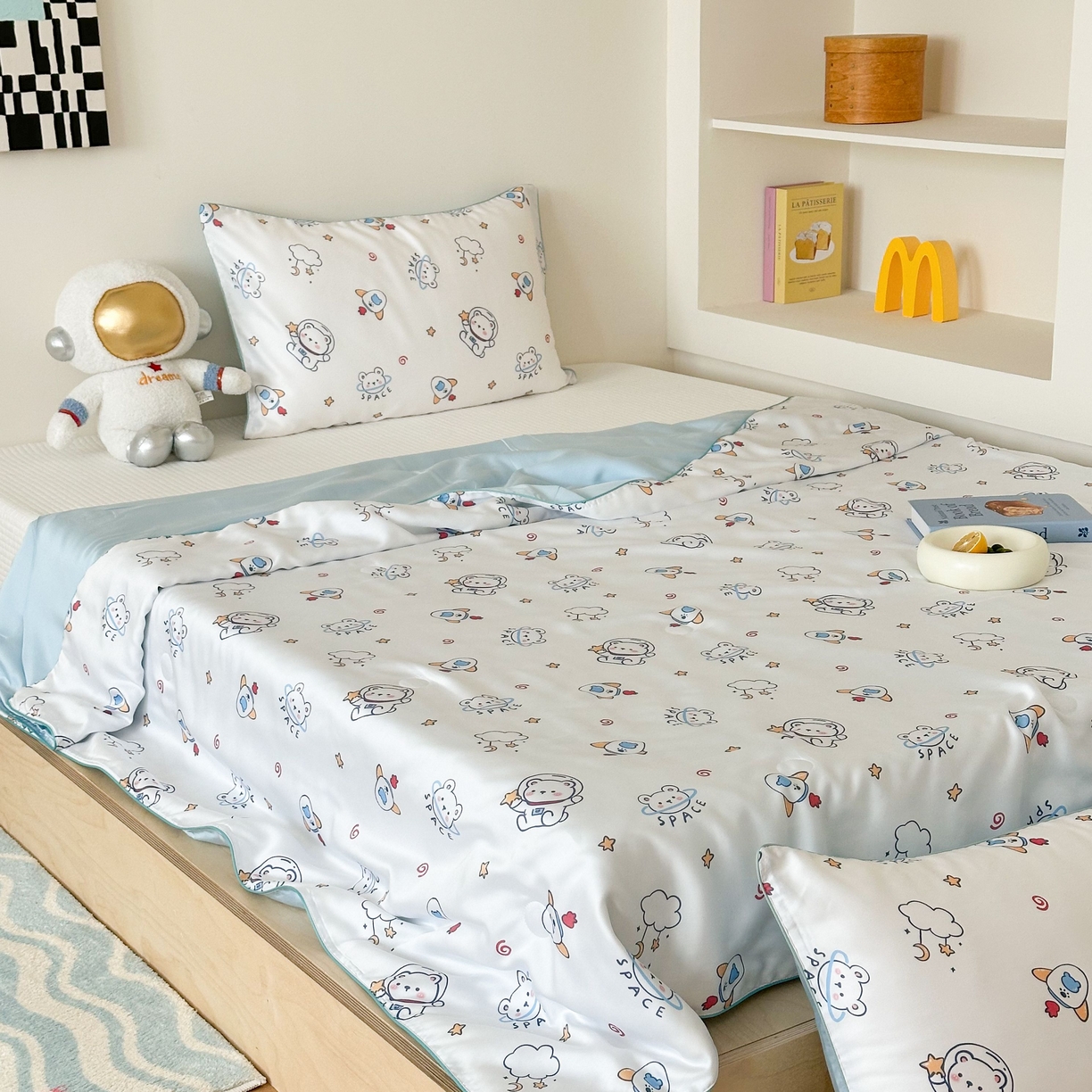 91家纺网 家纺一手货源 找家纺 西西家居 2025新款60支兰精天丝数码印花儿童夏被夏凉被空调被 星球小熊