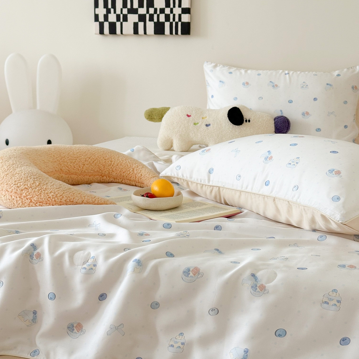 91家纺网 家纺一手货源 找家纺 西西家居 2025新款60支兰精天丝数码印花儿童夏被夏凉被空调被 蓝莓酸奶