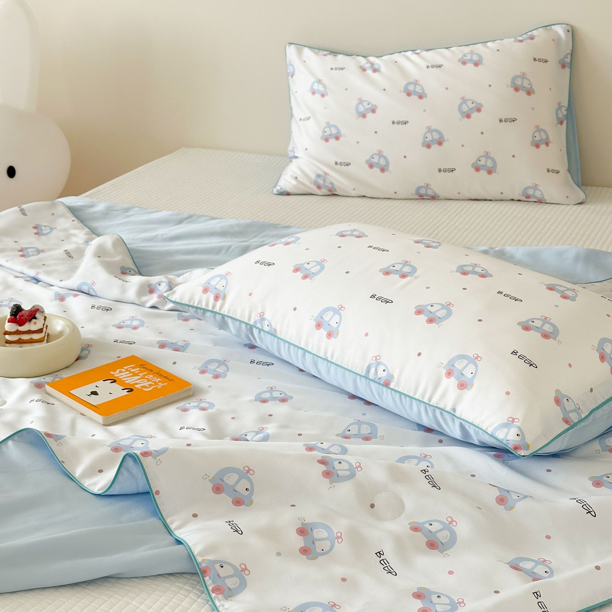 91家纺网 家纺一手货源 找家纺 西西家居 2025新款60支兰精天丝数码印花儿童夏被夏凉被空调被 小的士