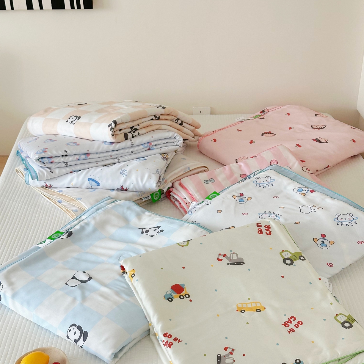 91家纺网 家纺一手货源 找家纺 西西家居 2025新款60支兰精天丝数码印花儿童夏被夏凉被空调被 组合图仅做展示