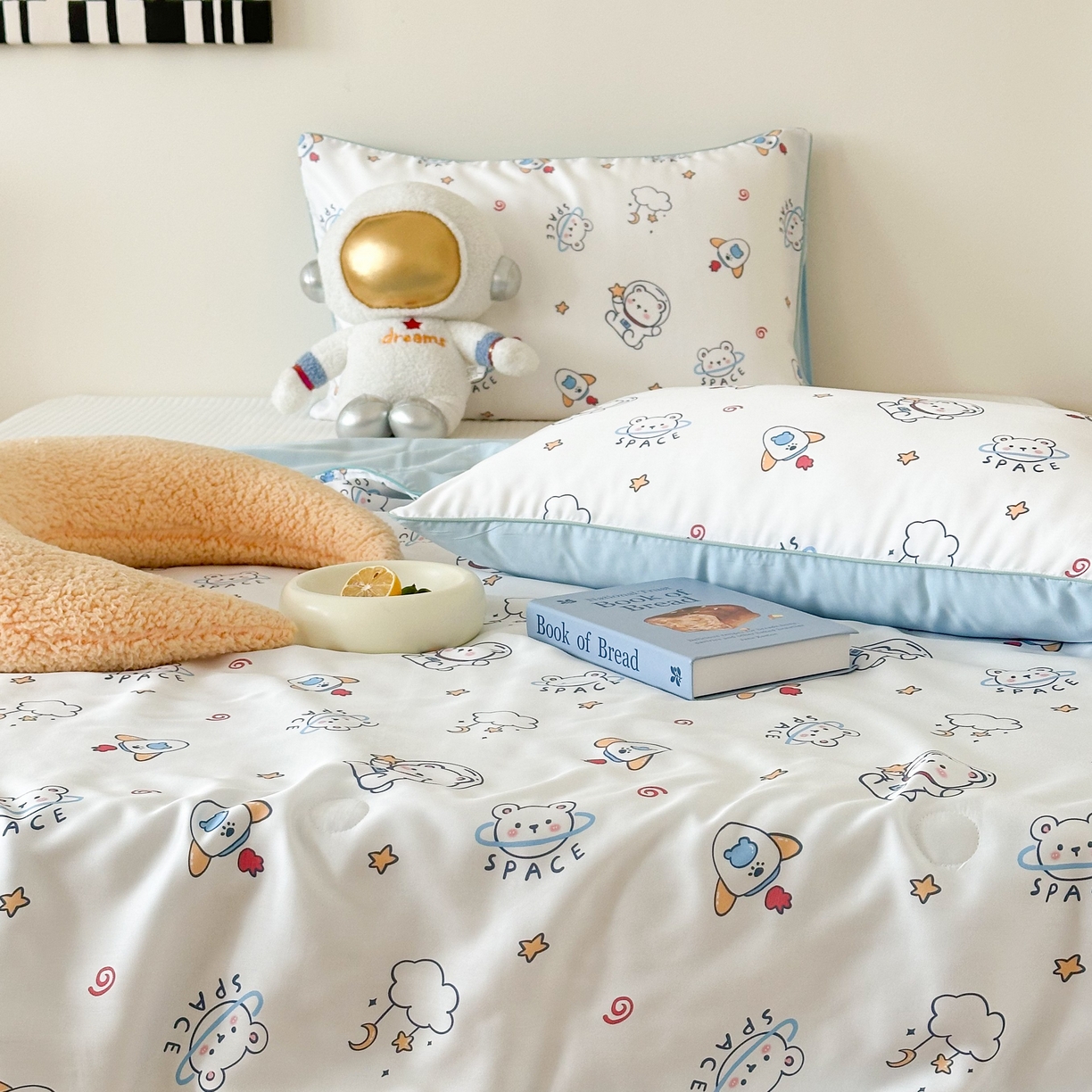 91家纺网 家纺一手货源 找家纺 西西家居 2025新款60支兰精天丝数码印花儿童夏被夏凉被空调被 星球小熊