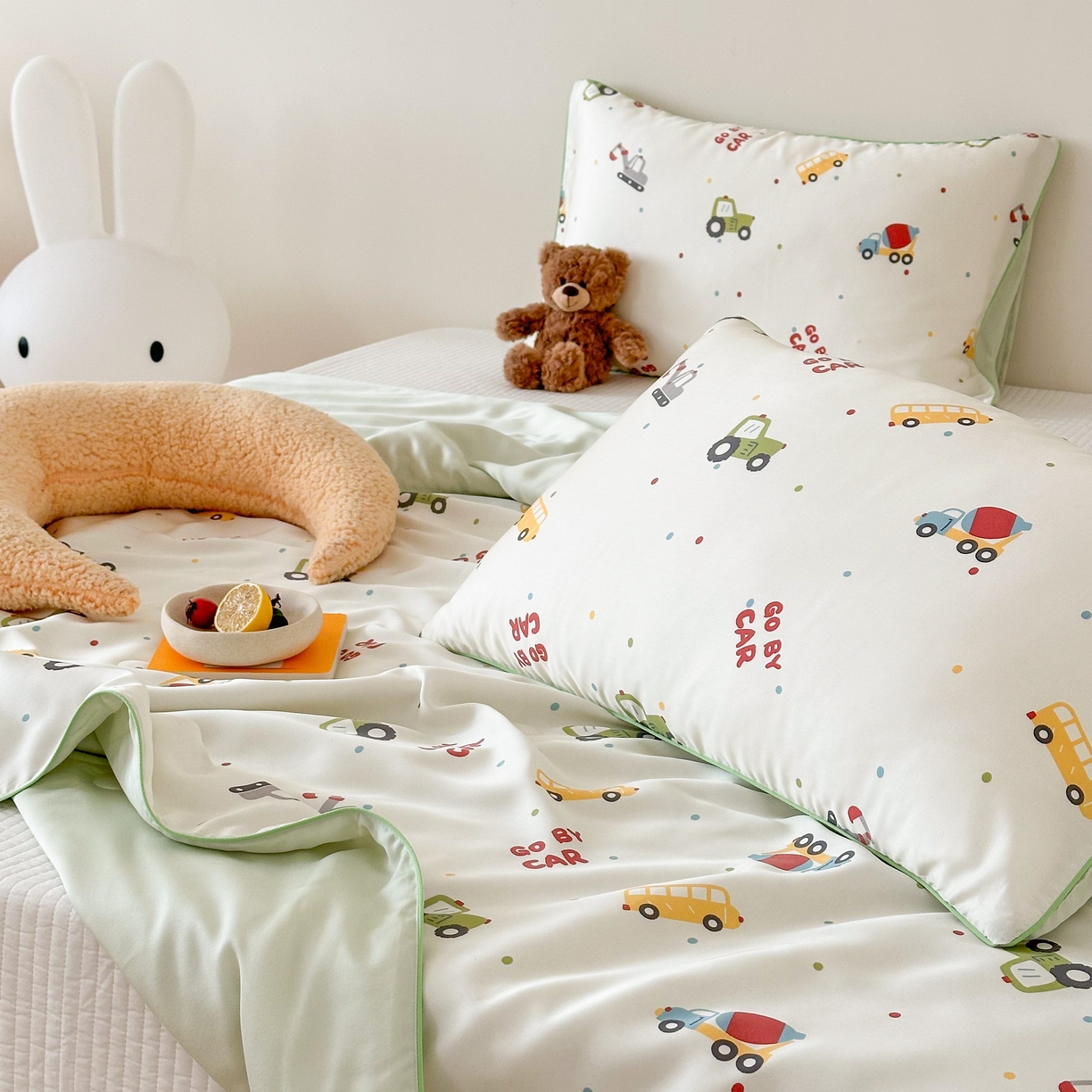 91家纺网 家纺一手货源 找家纺 西西家居 2025新款60支兰精天丝数码印花儿童夏被夏凉被空调被 工程车