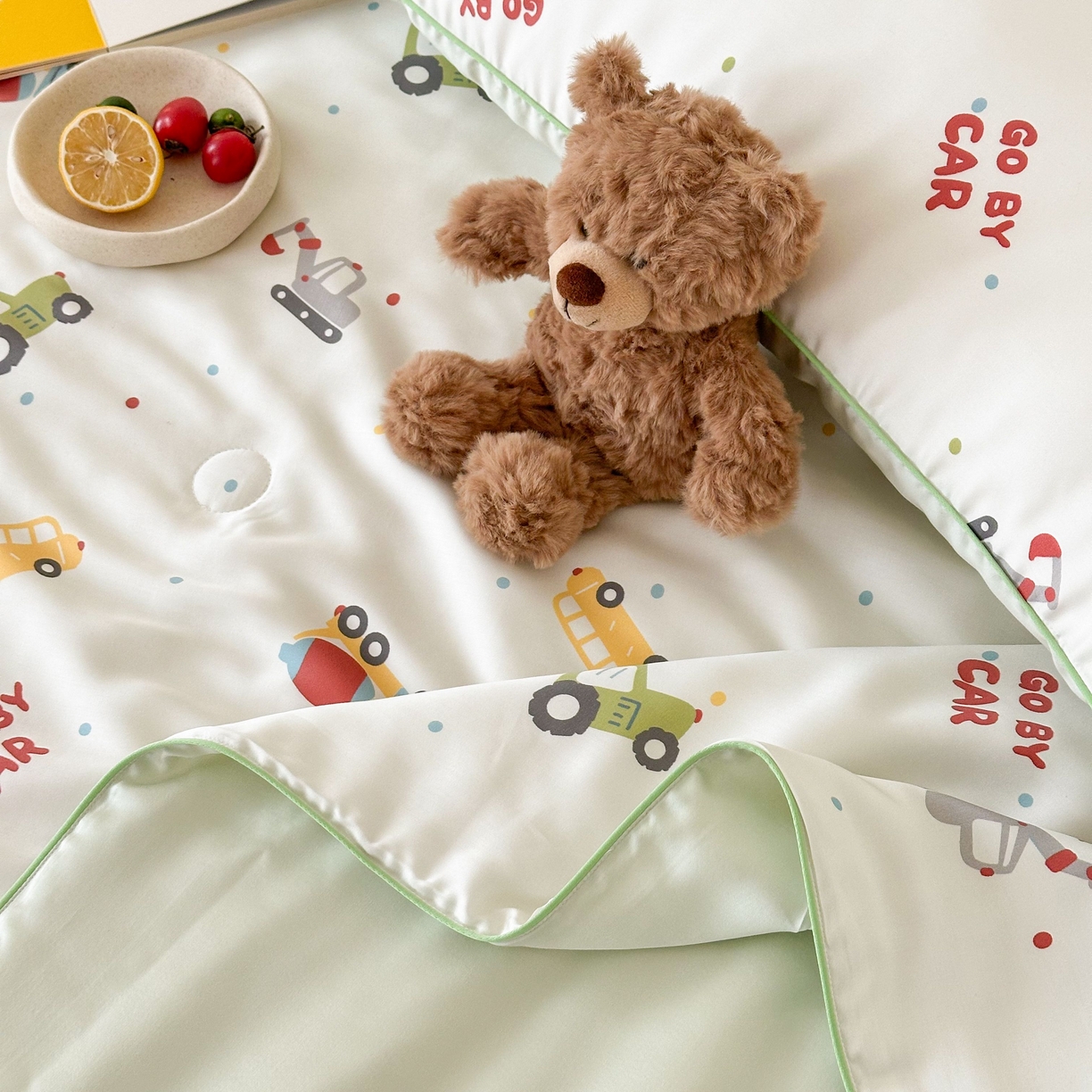 91家纺网 家纺一手货源 找家纺 西西家居 2025新款60支兰精天丝数码印花儿童夏被夏凉被空调被 工程车