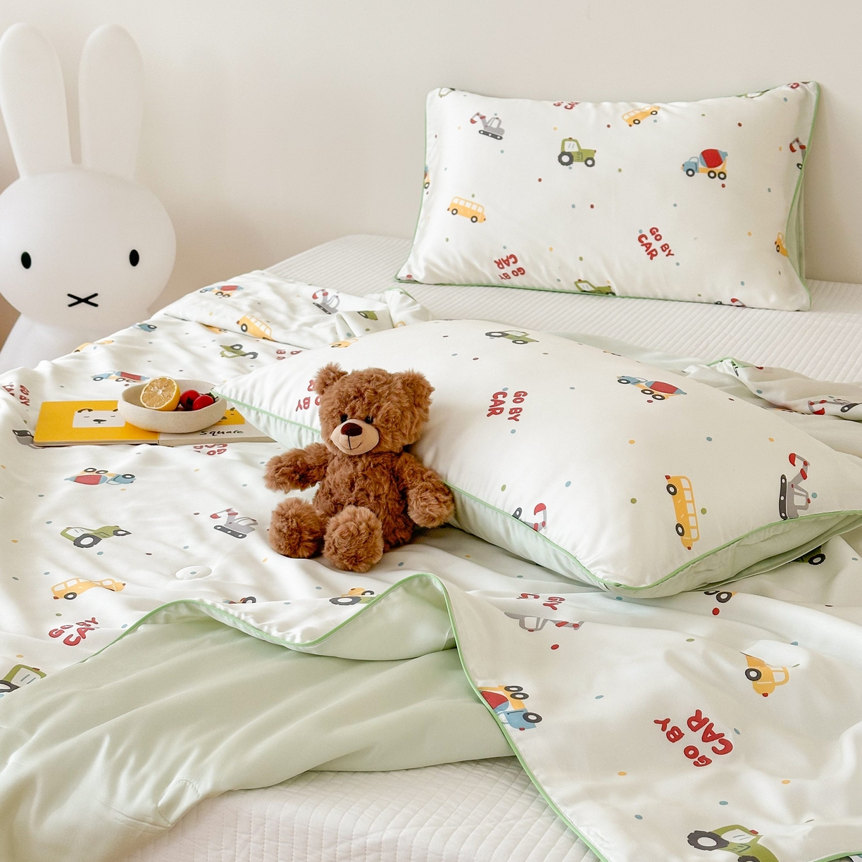 91家纺网 家纺一手货源 找家纺 西西家居 2025新款60支兰精天丝数码印花儿童夏被夏凉被空调被 工程车