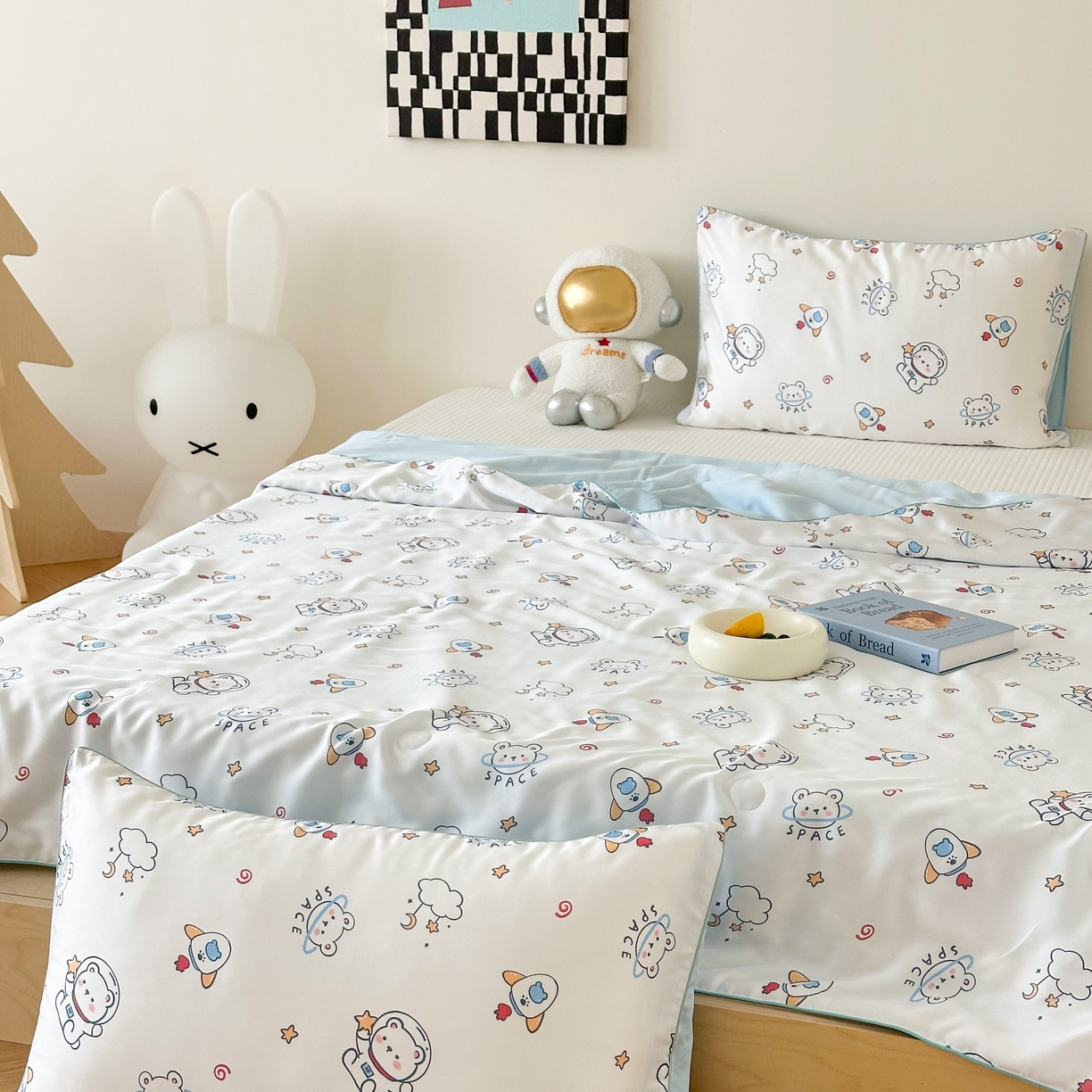 91家纺网 家纺一手货源 找家纺 西西家居 2025新款60支兰精天丝数码印花儿童夏被夏凉被空调被 星球小熊