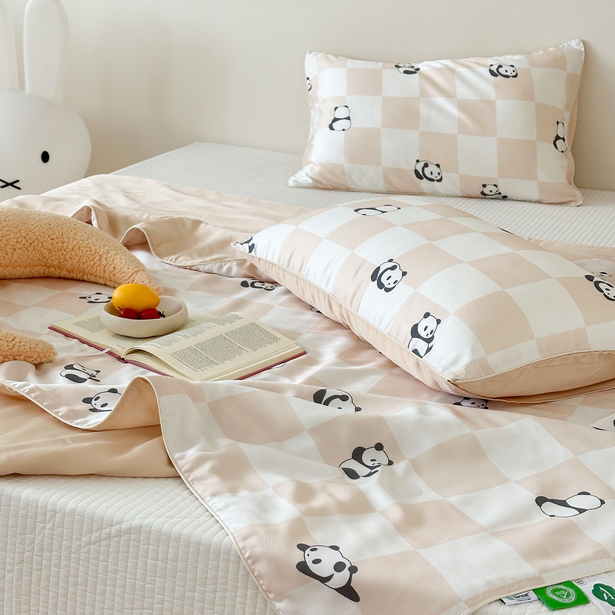 91家纺网 家纺一手货源 找家纺 西西家居 2025新款60支兰精天丝数码印花儿童夏被夏凉被空调被 格子熊猫-咖