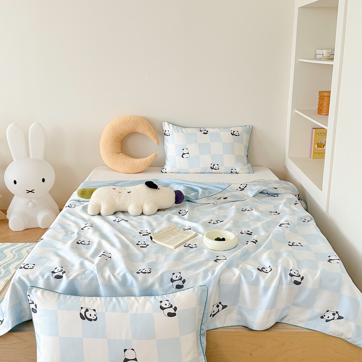 91家纺网 家纺一手货源 找家纺 西西家居 2025新款60支兰精天丝数码印花儿童夏被夏凉被空调被 格子熊猫-蓝