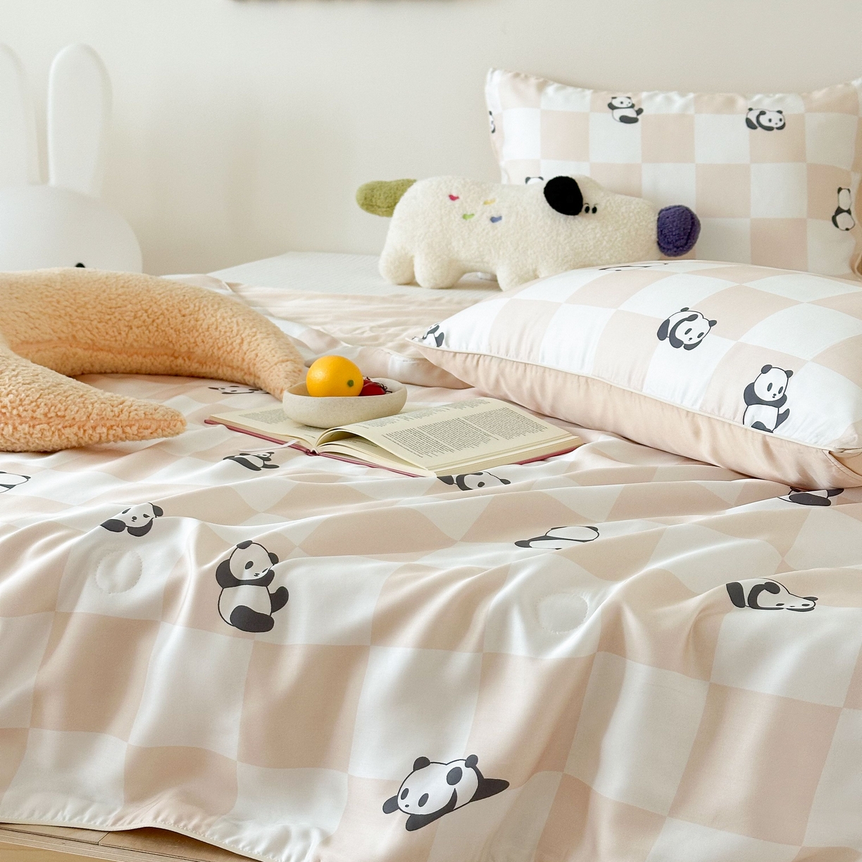 91家纺网 家纺一手货源 找家纺 西西家居 2025新款60支兰精天丝数码印花儿童夏被夏凉被空调被 格子熊猫-咖