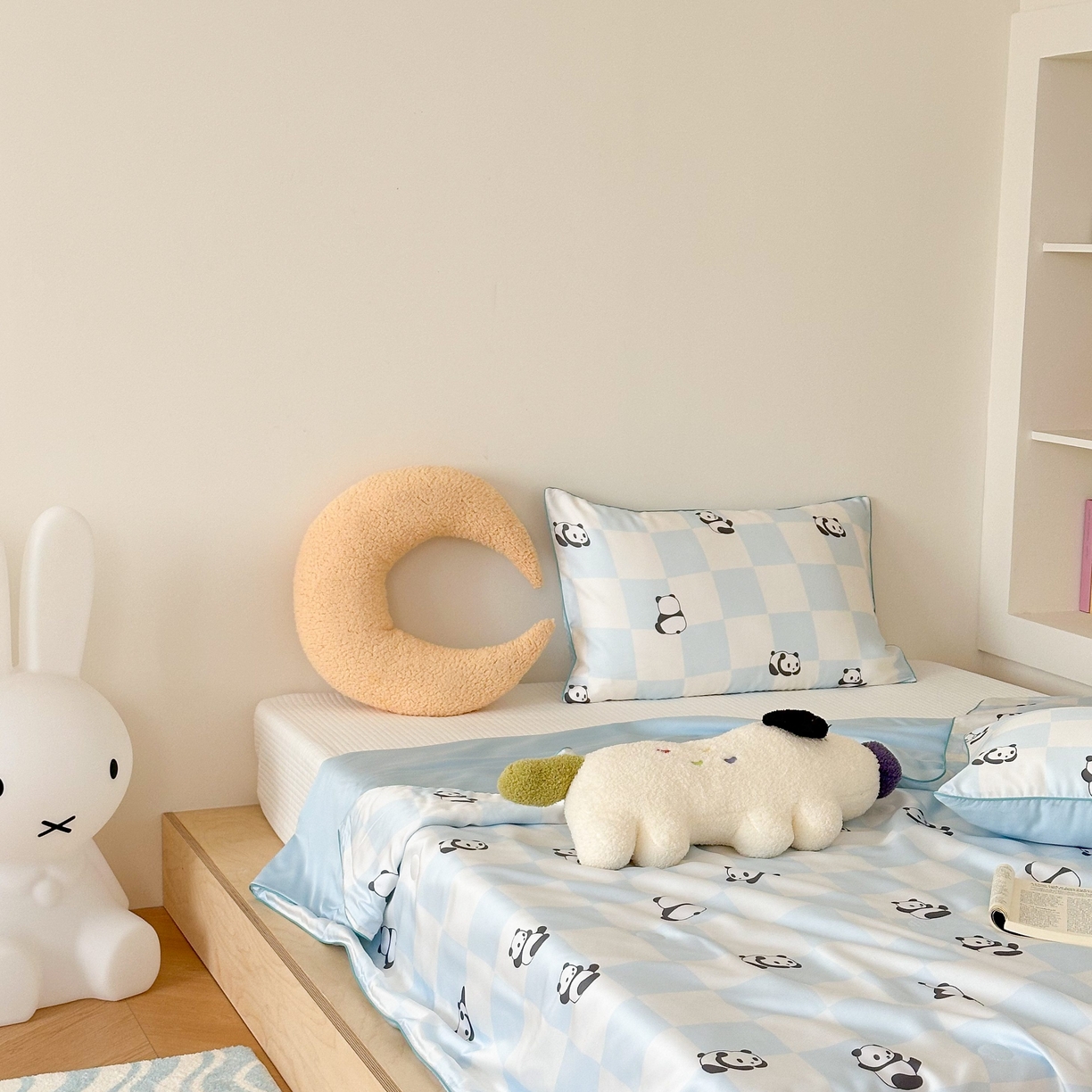 91家纺网 家纺一手货源 找家纺 西西家居 2025新款60支兰精天丝数码印花儿童夏被夏凉被空调被 格子熊猫-蓝