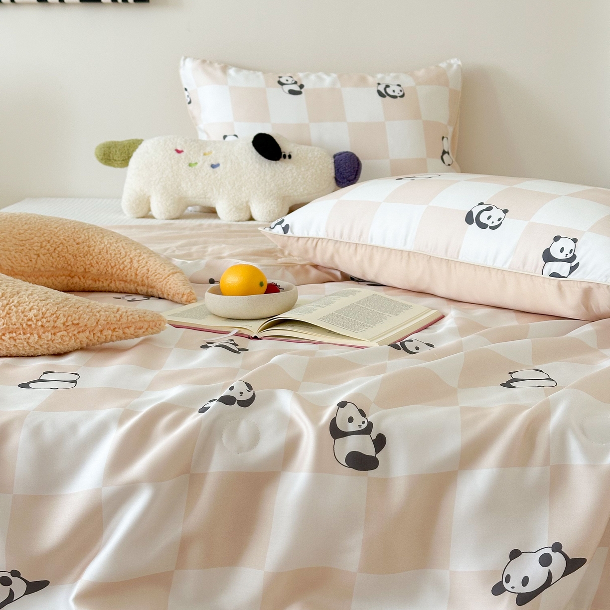 91家纺网 家纺一手货源 找家纺 西西家居 2025新款60支兰精天丝数码印花儿童夏被夏凉被空调被 格子熊猫-咖