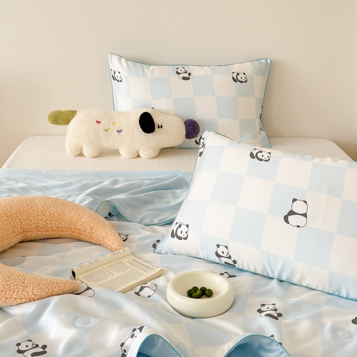 91家纺网 家纺一手货源 找家纺 西西家居 2025新款60支兰精天丝数码印花儿童夏被夏凉被空调被 格子熊猫-蓝