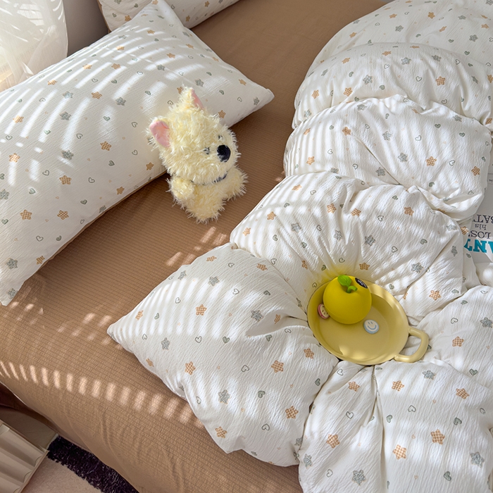 91家纺网 家纺一手货源 找家纺 竹合家纺 2025新品云感皱皱四件套跑量款小清新四件套 星星饼干