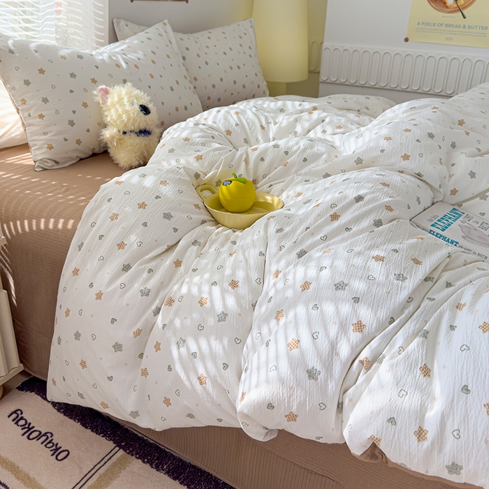 91家纺网 家纺一手货源 找家纺 竹合家纺 2025新品云感皱皱四件套跑量款小清新四件套 星星饼干