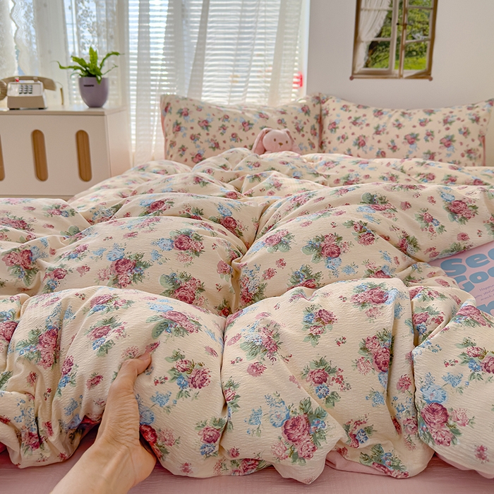 91家纺网 家纺一手货源 找家纺 竹合家纺 2025新品云感皱皱四件套跑量款小清新四件套 墨红玫瑰