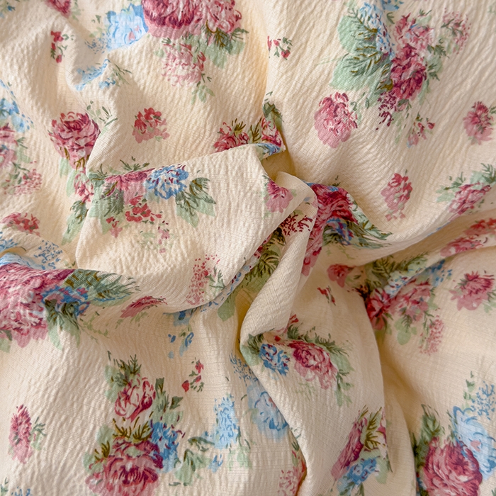 91家纺网 家纺一手货源 找家纺 竹合家纺 2025新品云感皱皱四件套跑量款小清新四件套 墨红玫瑰