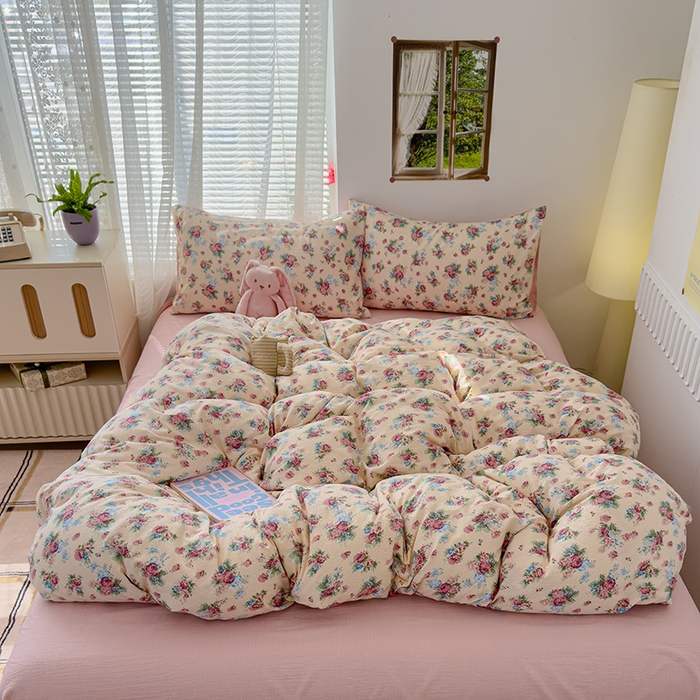 91家纺网 家纺一手货源 找家纺 竹合家纺 2025新品云感皱皱四件套跑量款小清新四件套 墨红玫瑰