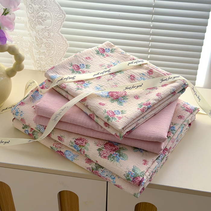 91家纺网 家纺一手货源 找家纺 竹合家纺 2025新品云感皱皱四件套跑量款小清新四件套 墨红玫瑰