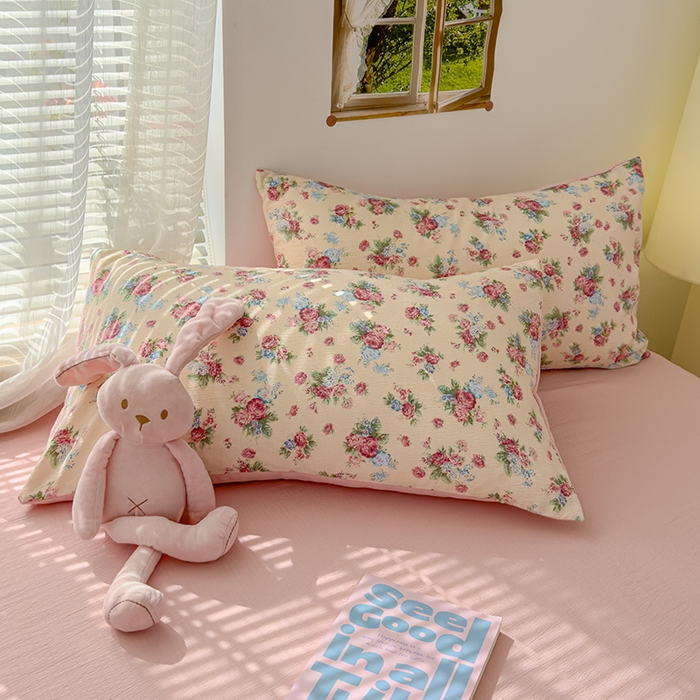 91家纺网 家纺一手货源 找家纺 竹合家纺 2025新品云感皱皱四件套跑量款小清新四件套 墨红玫瑰