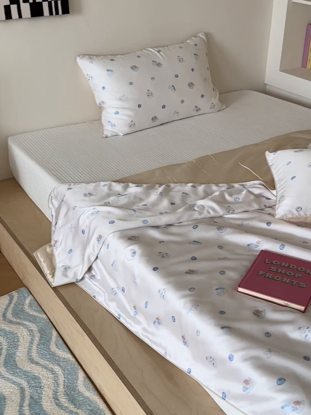 91家纺网 家纺一手货源 找家纺 西西家居 2025新款60支兰精天丝数码印花儿童夏被夏凉被空调被 蓝莓酸奶