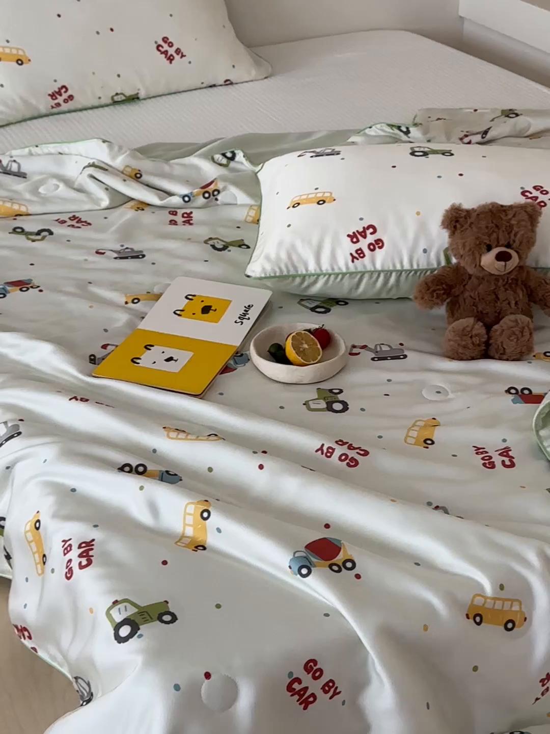 91家纺网 家纺一手货源 找家纺 西西家居 2025新款60支兰精天丝数码印花儿童夏被夏凉被空调被 工程车