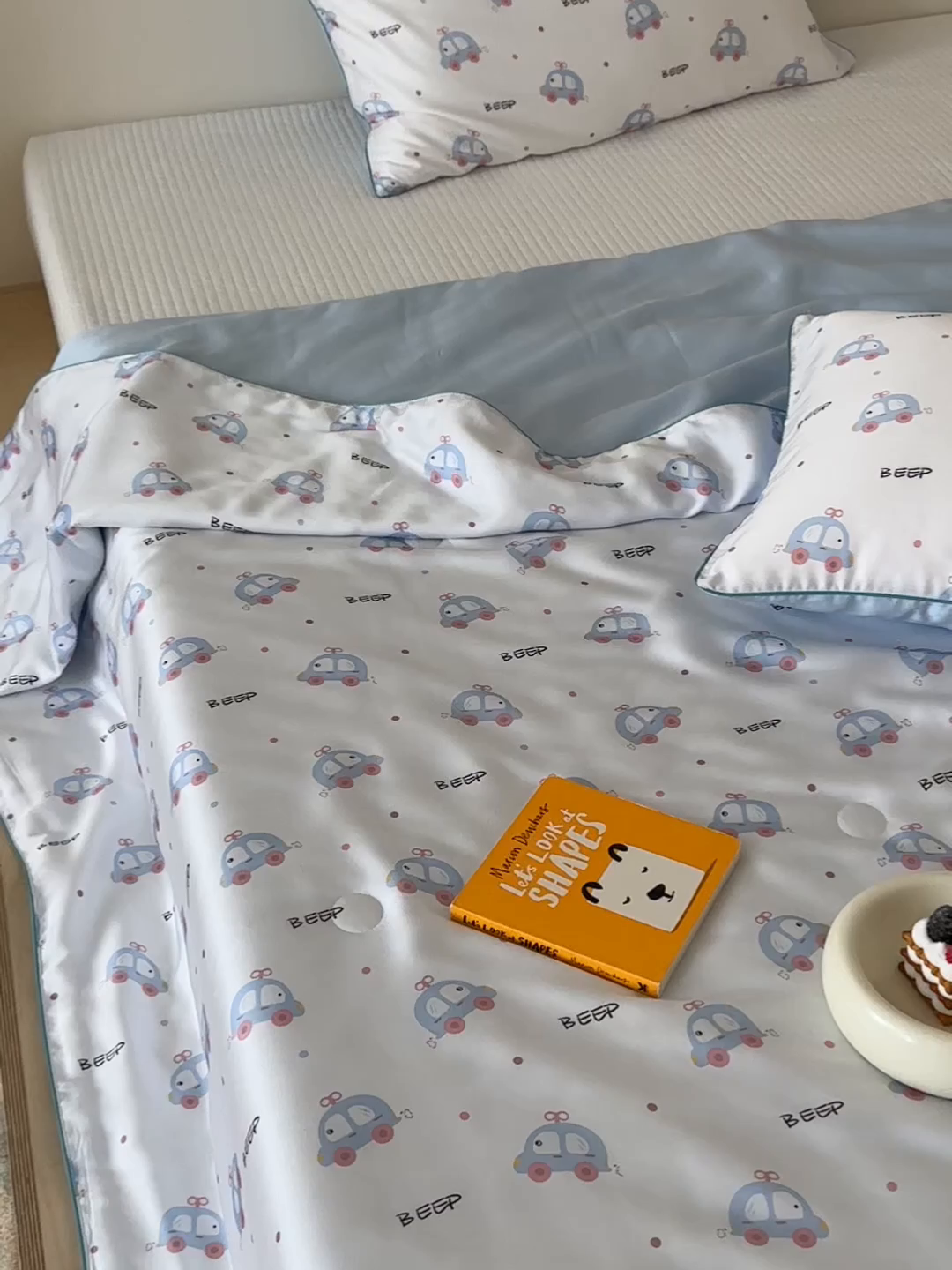 91家纺网 家纺一手货源 找家纺 西西家居 2025新款60支兰精天丝数码印花儿童夏被夏凉被空调被 小的士