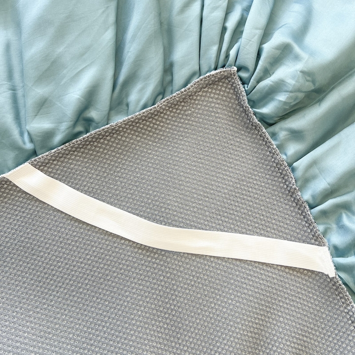 91家纺网 家纺一手货源 找家纺 恋尚 2025新款可机洗可水洗冰丝床裙软席 卡梵-绿