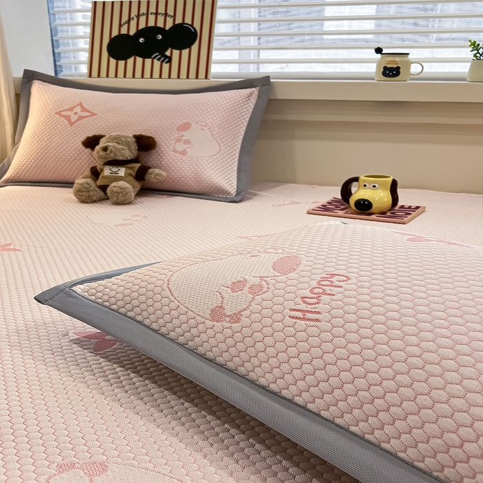 91家纺网 家纺一手货源 找家纺 857家居 2025新款卡皮巴拉凉豆豆凉席套件-床单款 卡皮巴拉-粉色