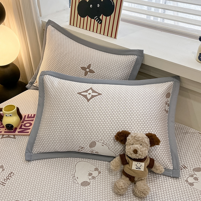 91家纺网 家纺一手货源 找家纺 857家居 2025新款卡皮巴拉凉豆豆凉席套件-床单款 卡皮巴拉-咖色