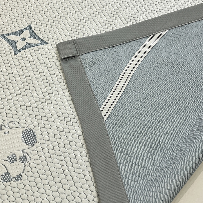 91家纺网 家纺一手货源 找家纺 857家居 2025新款卡皮巴拉凉豆豆凉席套件-床单款 卡皮巴拉-蓝色