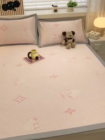 91家纺网 家纺一手货源 找家纺 857家居 2025新款卡皮巴拉凉豆豆凉席套件-床单款 卡皮巴拉-粉色