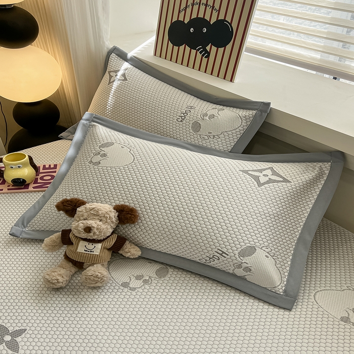 91家纺网 家纺一手货源 找家纺 （总）857家居 2025新款卡皮巴拉凉豆豆凉席套件-床笠款