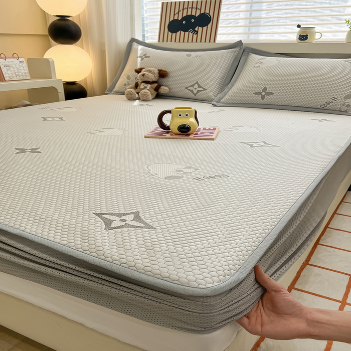 91家纺网 家纺一手货源 找家纺 （总）857家居 2025新款卡皮巴拉凉豆豆凉席套件-床笠款