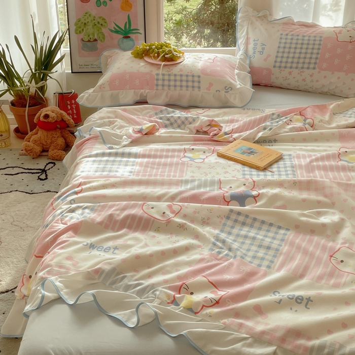 91家纺网 家纺一手货源 找家纺 桃心家居 2025新款A类云柔水洗棉花边韩版少女可爱仙仙大豆单夏被夏凉被空调被四件套 水洗棉花边-夏被布丁猫