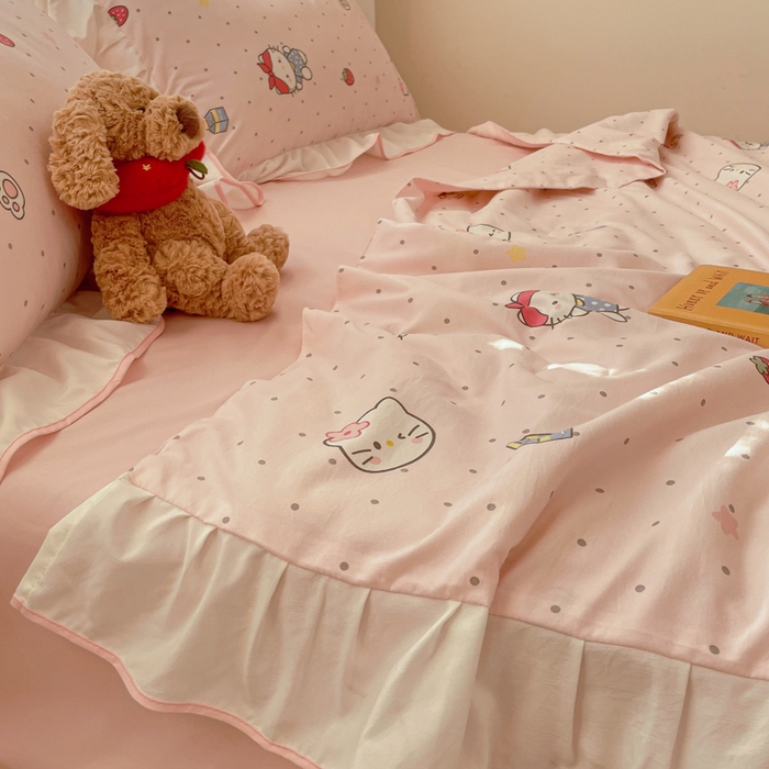 91家纺网 家纺一手货源 找家纺 桃心家居 2025新款A类云柔水洗棉花边韩版少女可爱仙仙大豆单夏被夏凉被空调被四件套 水洗棉花边-夏被甜甜猫咪