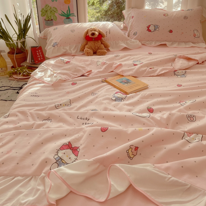 91家纺网 家纺一手货源 找家纺 桃心家居 2025新款A类云柔水洗棉花边韩版少女可爱仙仙大豆单夏被夏凉被空调被四件套 水洗棉花边-夏被甜甜猫咪