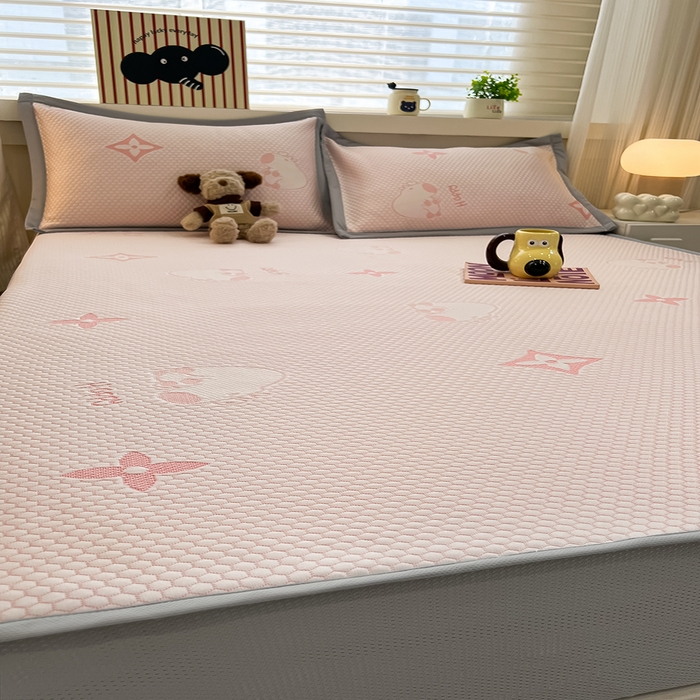 91家纺网 家纺一手货源 找家纺 857家居 2025新款卡皮巴拉凉豆豆凉席套件-床笠款 卡皮巴拉-粉色