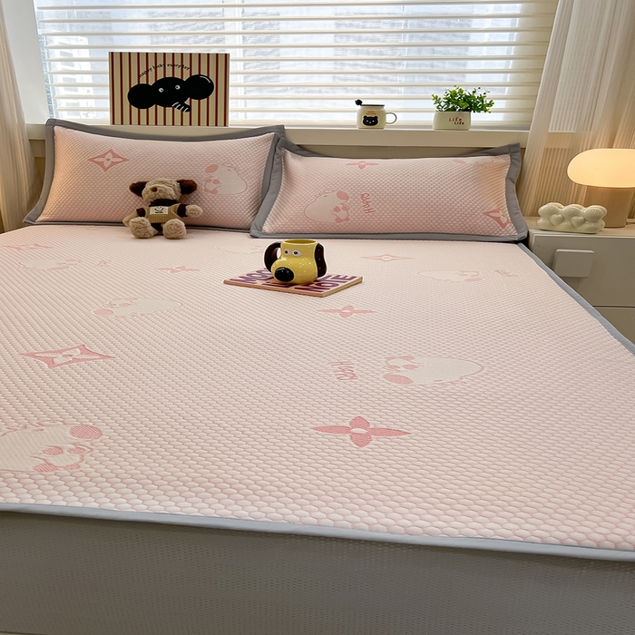 91家纺网 家纺一手货源 找家纺 857家居 2025新款卡皮巴拉凉豆豆凉席套件-床笠款 卡皮巴拉-粉色